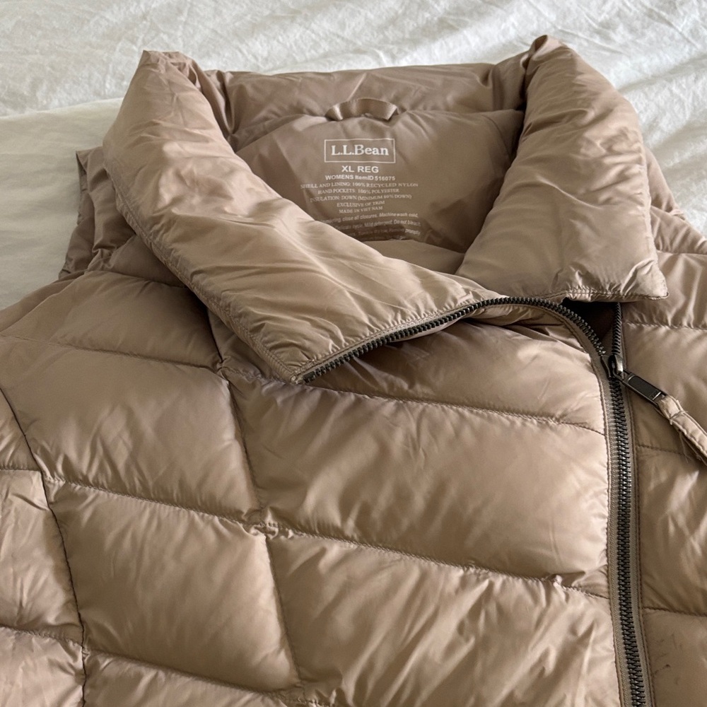 L.L. Bean Women's Beige Puffer Vest - Picture 3 of 5